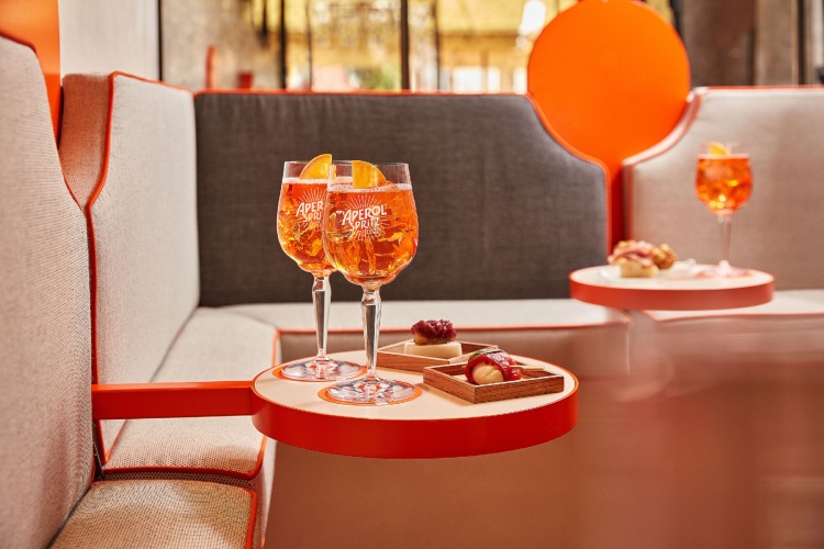 zavirite-u-novi-aperol-bar-u-veneciji-16 