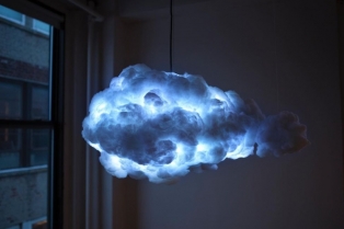 Lampe u obliku oblaka koje ispunjavaju prostor svežinom