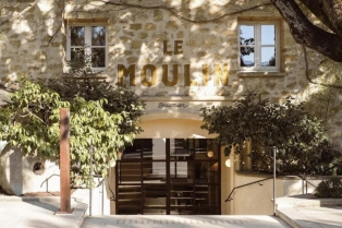 Hotel Le Moulin u starom mlinu u Provansi